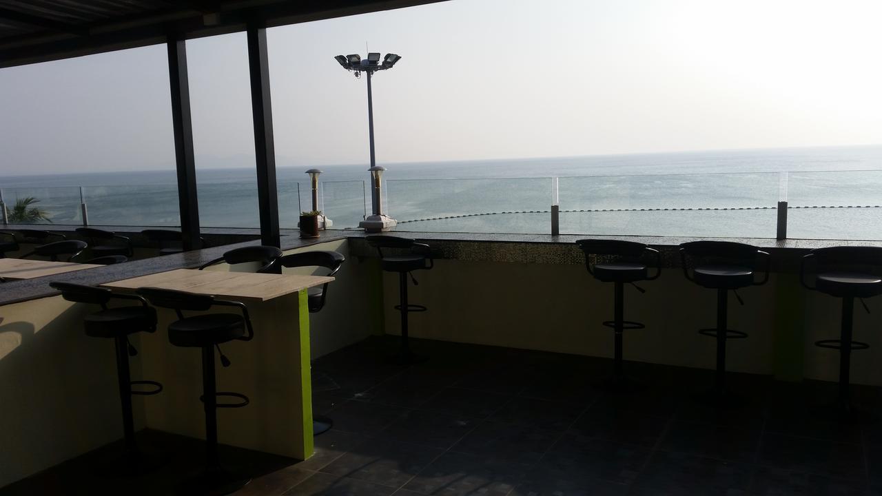 Barfly Pattaya Hotel หาดจอมเทียน ภายนอก รูปภาพ